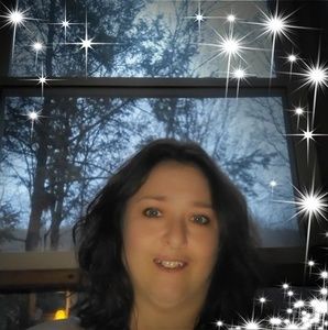 Meet your Posher, Laura murray